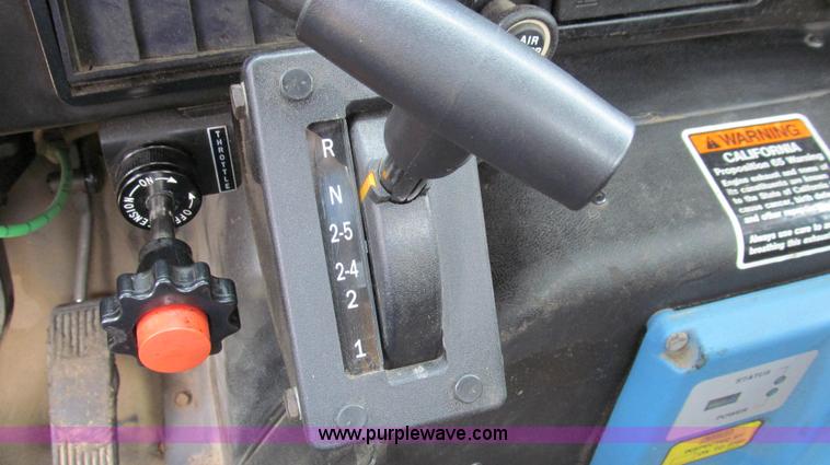 image for item E3970 1996 International 4900 oil distributor truck