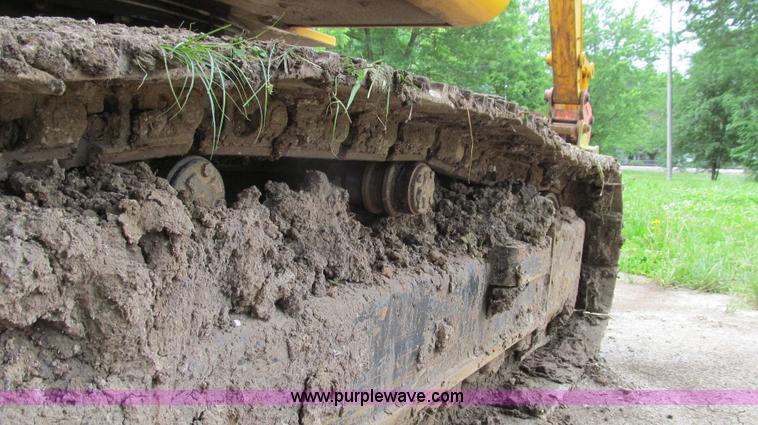 image for item E3978 2005 JCB JS160NC excavator