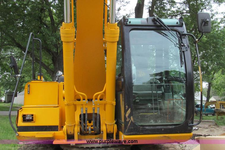 image for item E3978 2005 JCB JS160NC excavator