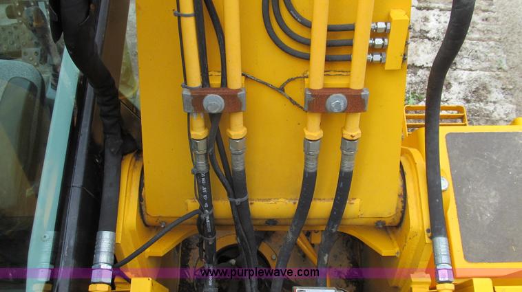 image for item E3978 2005 JCB JS160NC excavator