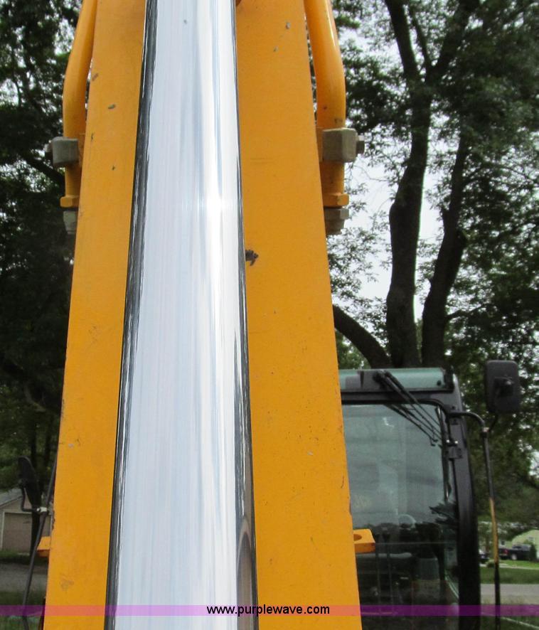 image for item E3978 2005 JCB JS160NC excavator