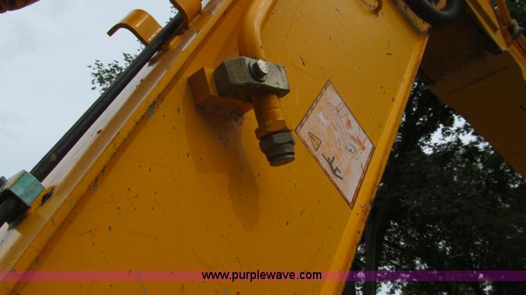 image for item E3978 2005 JCB JS160NC excavator