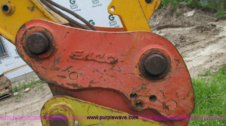 image for item E3978 2005 JCB JS160NC excavator
