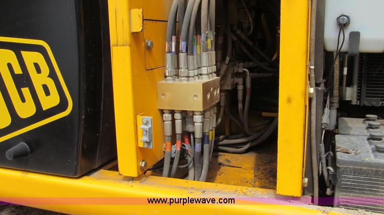 image for item E3978 2005 JCB JS160NC excavator