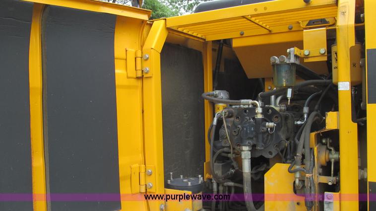 image for item E3978 2005 JCB JS160NC excavator