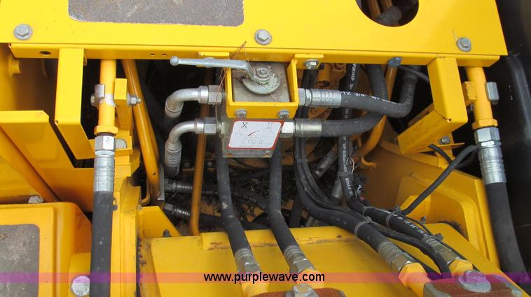 image for item E3978 2005 JCB JS160NC excavator