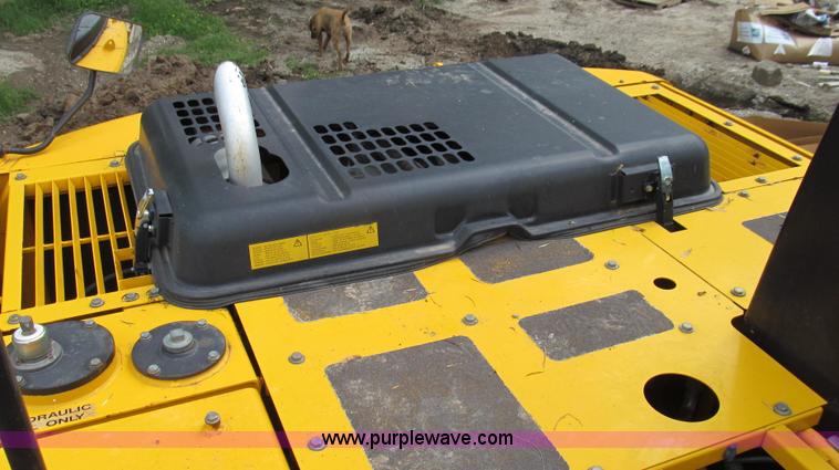 image for item E3978 2005 JCB JS160NC excavator
