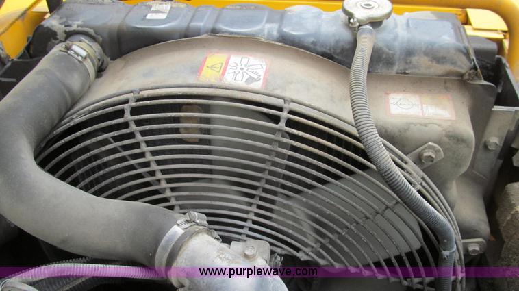 image for item E3978 2005 JCB JS160NC excavator