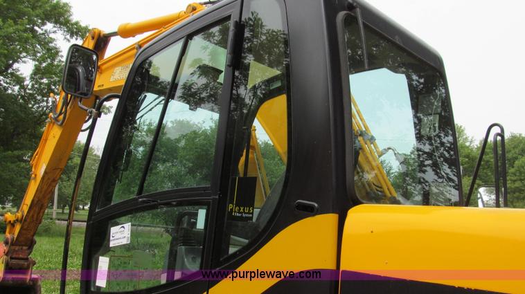 image for item E3978 2005 JCB JS160NC excavator