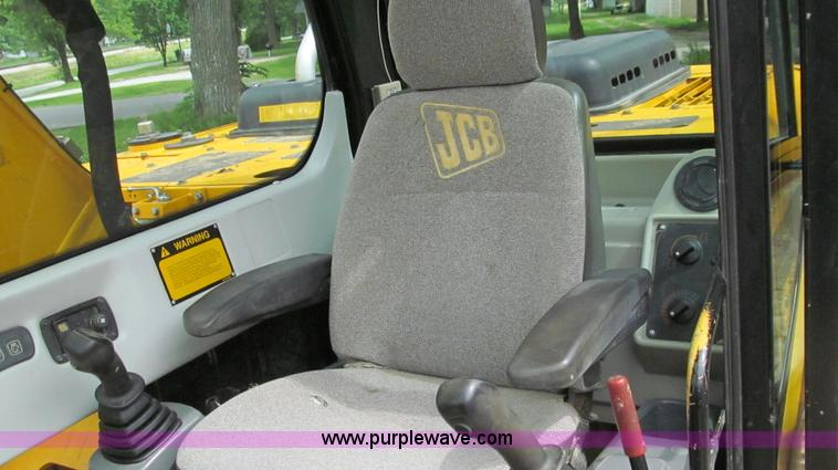 image for item E3978 2005 JCB JS160NC excavator
