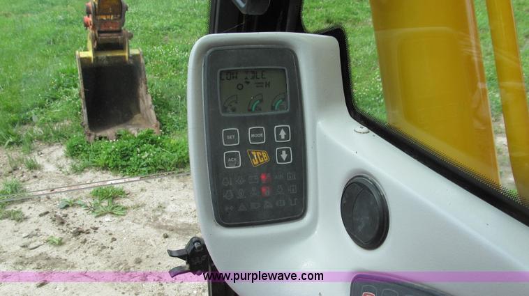 image for item E3978 2005 JCB JS160NC excavator