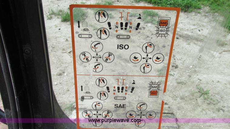 image for item E3978 2005 JCB JS160NC excavator