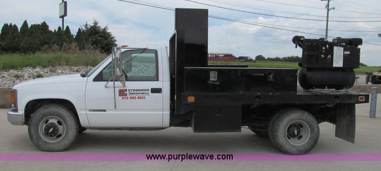 image for item E3981 2000 Chevrolet 3500 utility truck