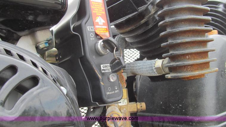 image for item E3981 2000 Chevrolet 3500 utility truck