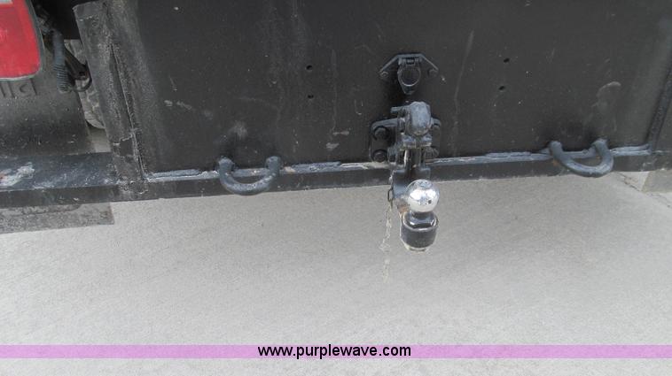 image for item E3981 2000 Chevrolet 3500 utility truck