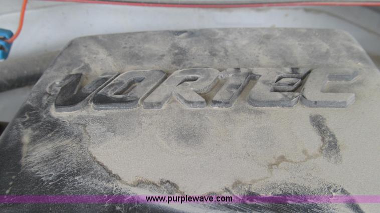 image for item E3981 2000 Chevrolet 3500 utility truck