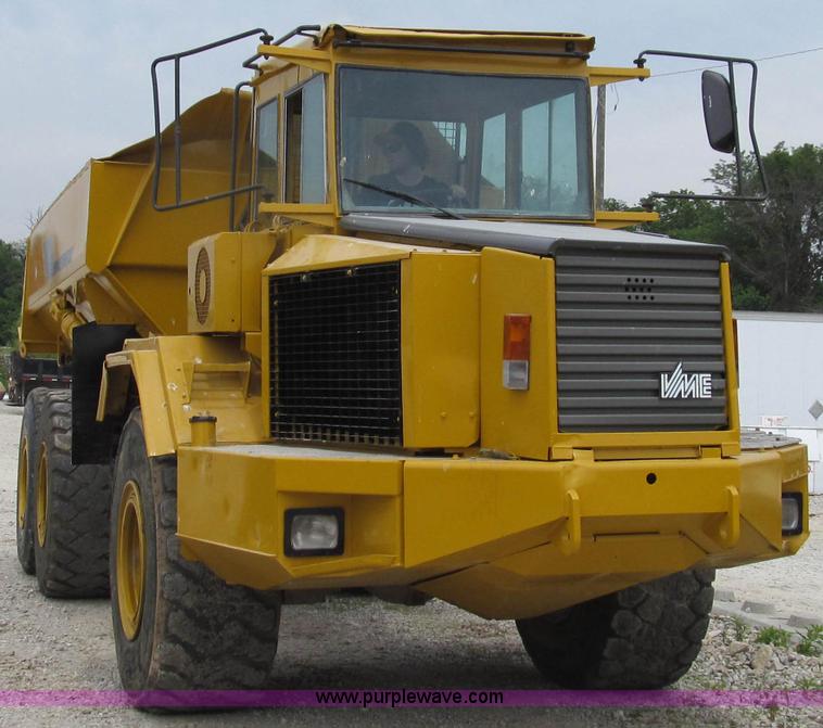 image for item E3987 1993 Volvo BM A30 articulated haul tuck