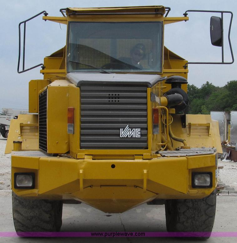 image for item E3987 1993 Volvo BM A30 articulated haul tuck