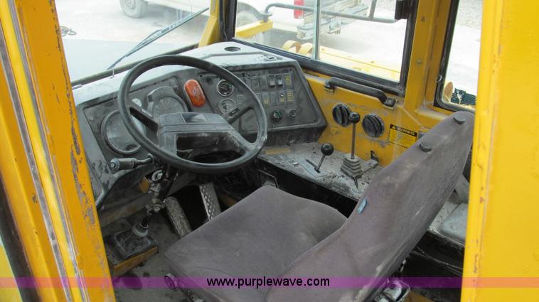 image for item E3987 1993 Volvo BM A30 articulated haul tuck