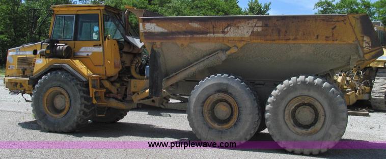 image for item E3989 1999 Volvo A25C articulated haul truck