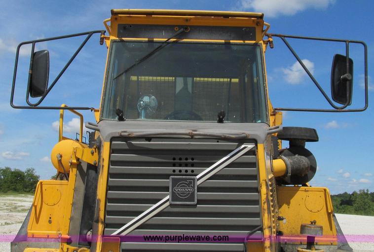 image for item E3989 1999 Volvo A25C articulated haul truck