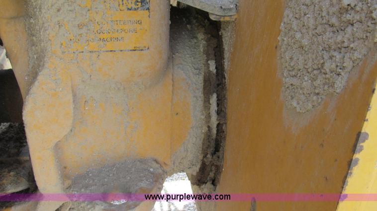 image for item E3989 1999 Volvo A25C articulated haul truck