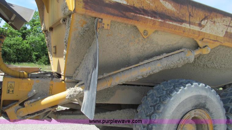 image for item E3989 1999 Volvo A25C articulated haul truck