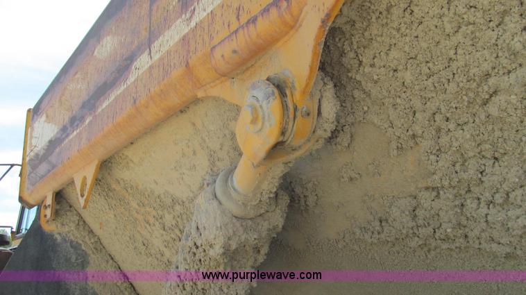 image for item E3989 1999 Volvo A25C articulated haul truck