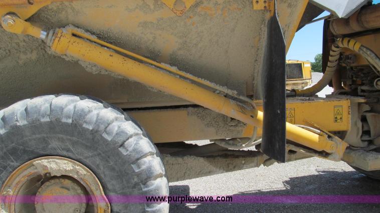 image for item E3989 1999 Volvo A25C articulated haul truck