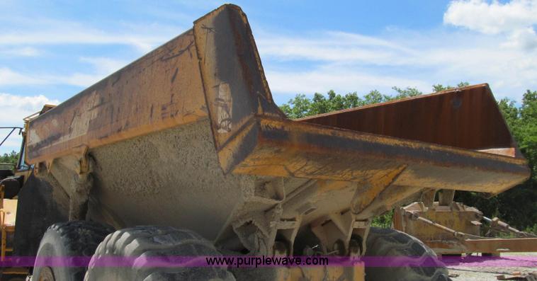 image for item E3989 1999 Volvo A25C articulated haul truck