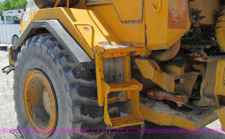 image for item E3989 1999 Volvo A25C articulated haul truck