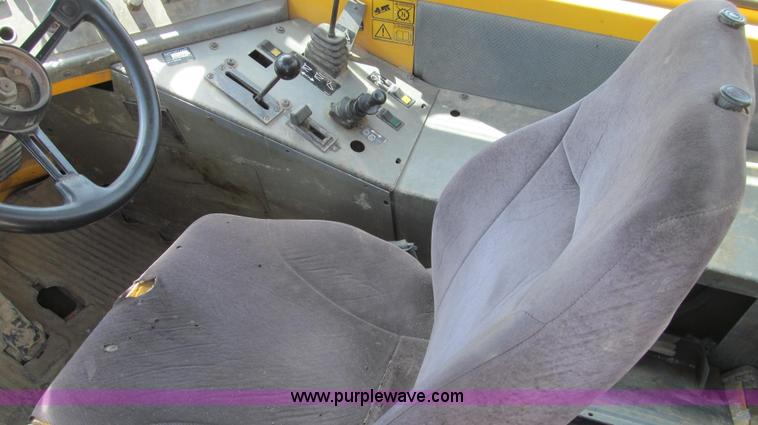 image for item E3989 1999 Volvo A25C articulated haul truck