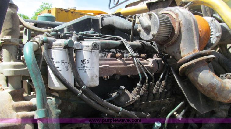 image for item E3989 1999 Volvo A25C articulated haul truck