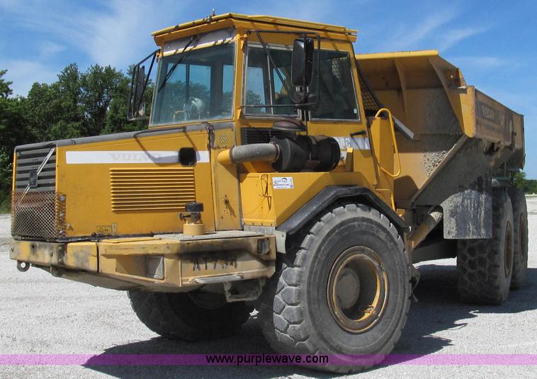 image for item E3991 2000 Volvo A25C articulated haul truck