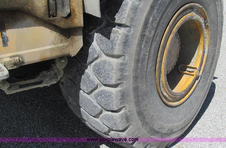 image for item E3991 2000 Volvo A25C articulated haul truck