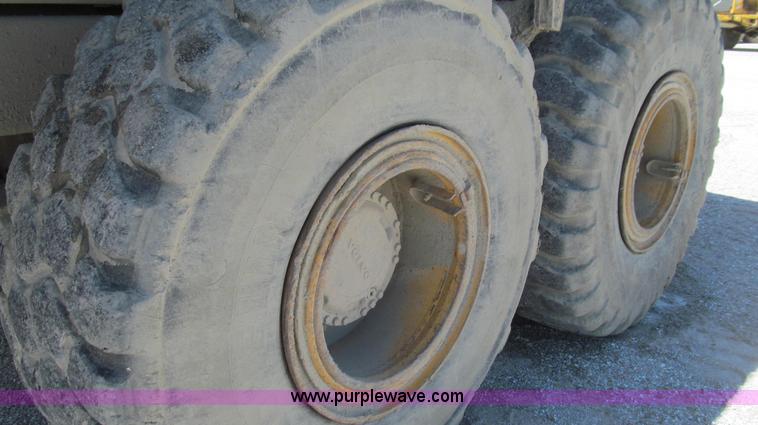 image for item E3991 2000 Volvo A25C articulated haul truck