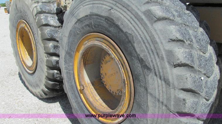 image for item E3991 2000 Volvo A25C articulated haul truck