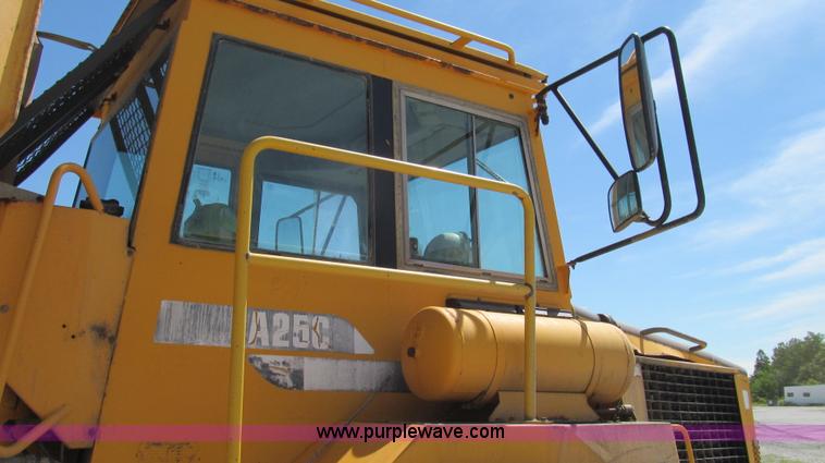 image for item E3991 2000 Volvo A25C articulated haul truck