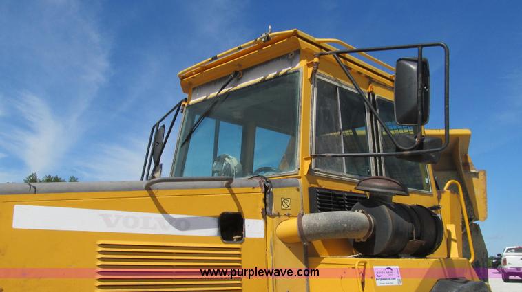 image for item E3991 2000 Volvo A25C articulated haul truck