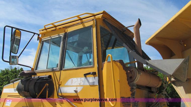 image for item E3991 2000 Volvo A25C articulated haul truck