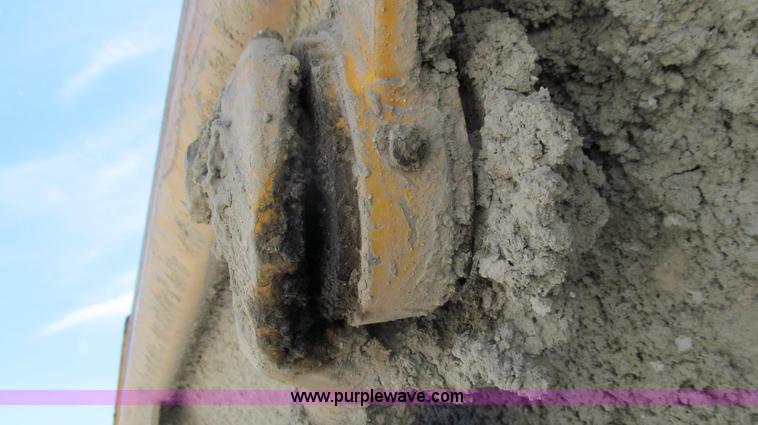 image for item E3991 2000 Volvo A25C articulated haul truck