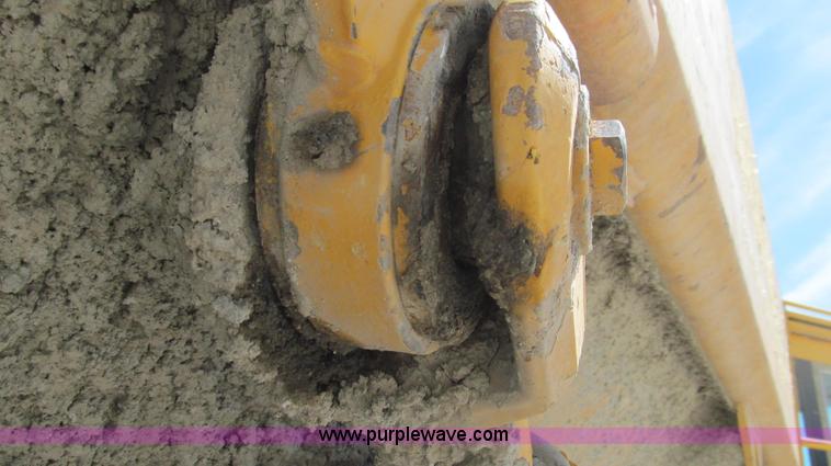 image for item E3991 2000 Volvo A25C articulated haul truck