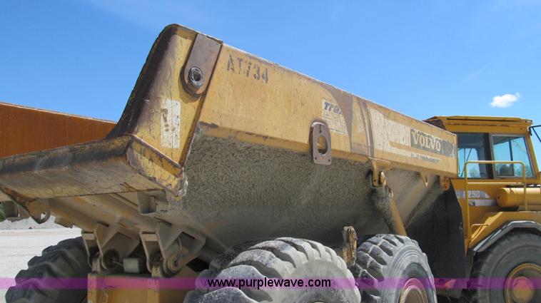 image for item E3991 2000 Volvo A25C articulated haul truck