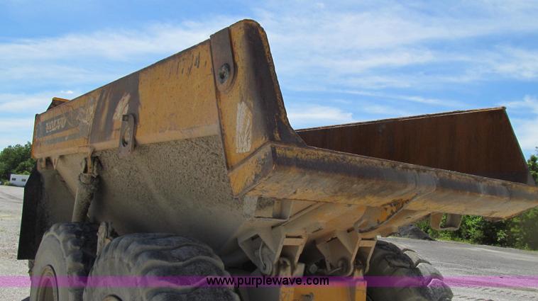 image for item E3991 2000 Volvo A25C articulated haul truck