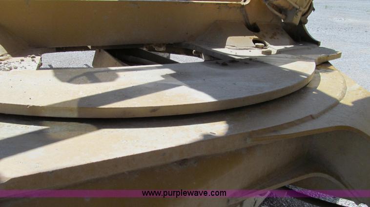 image for item E3992 1992 John Deere 670A articulated motor grader