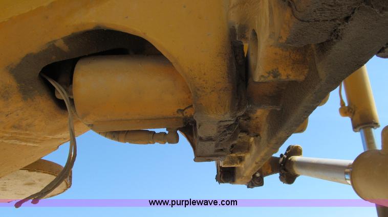 image for item E3992 1992 John Deere 670A articulated motor grader