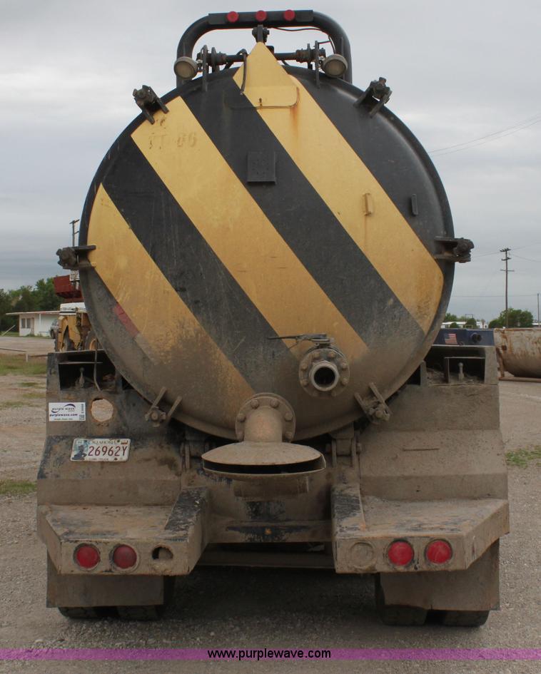 image for item E8494 1988 White WCA tank truck