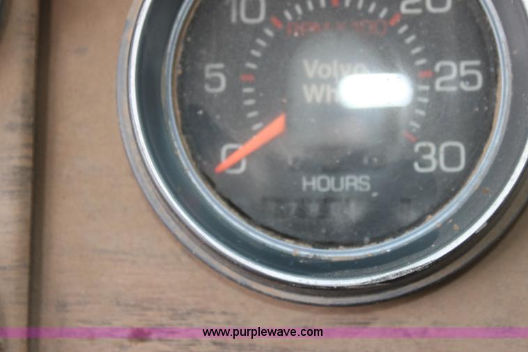 image for item E8494 1988 White WCA tank truck