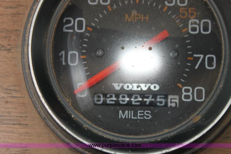 image for item E8494 1988 White WCA tank truck