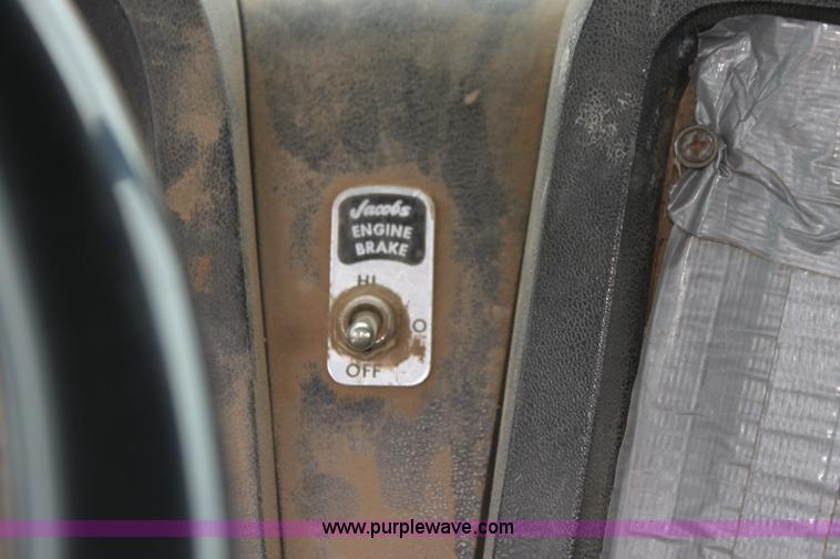 image for item E8494 1988 White WCA tank truck